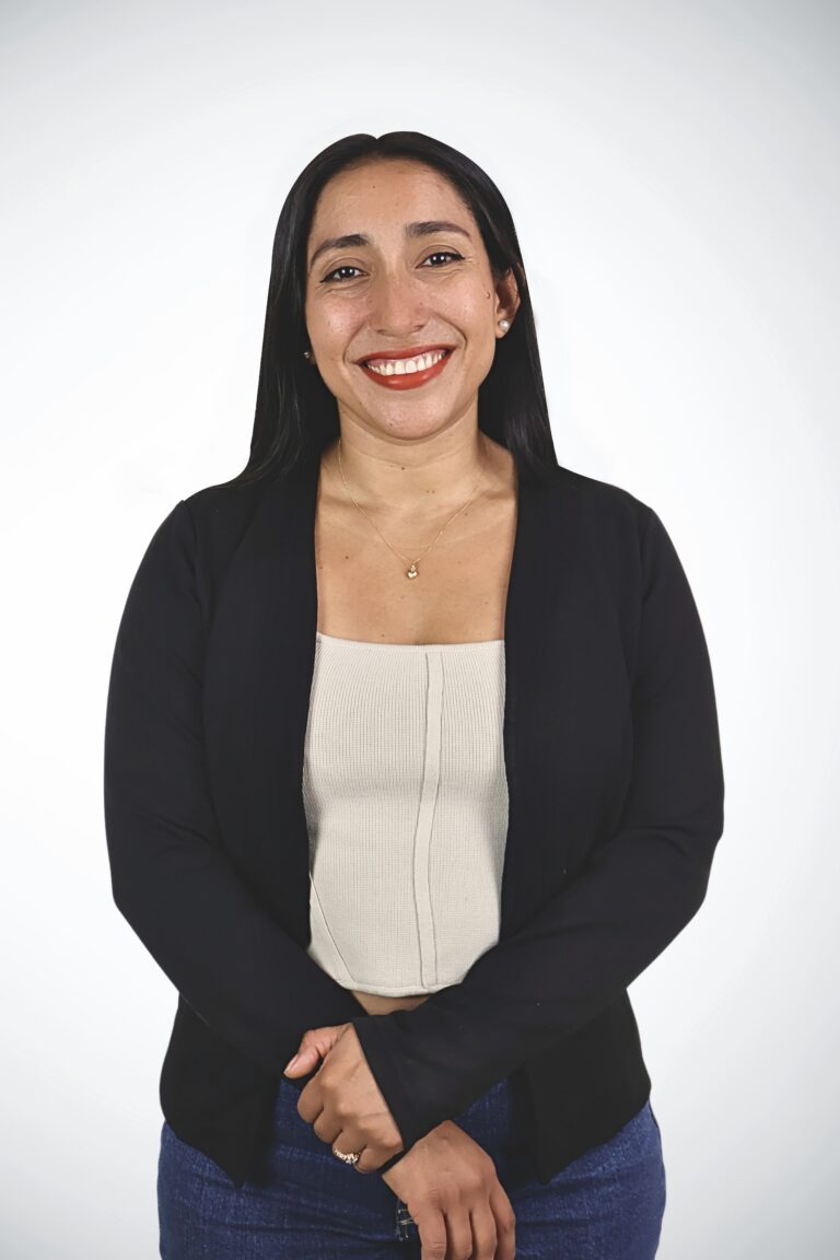 Carmen Raquel Flores Ríos